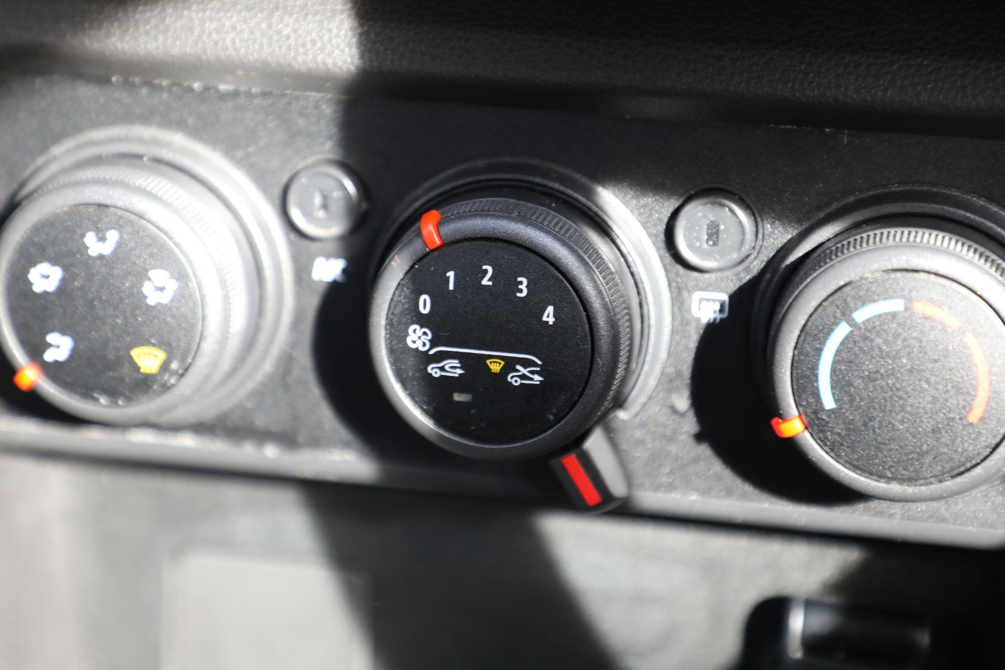 Large vehicle image